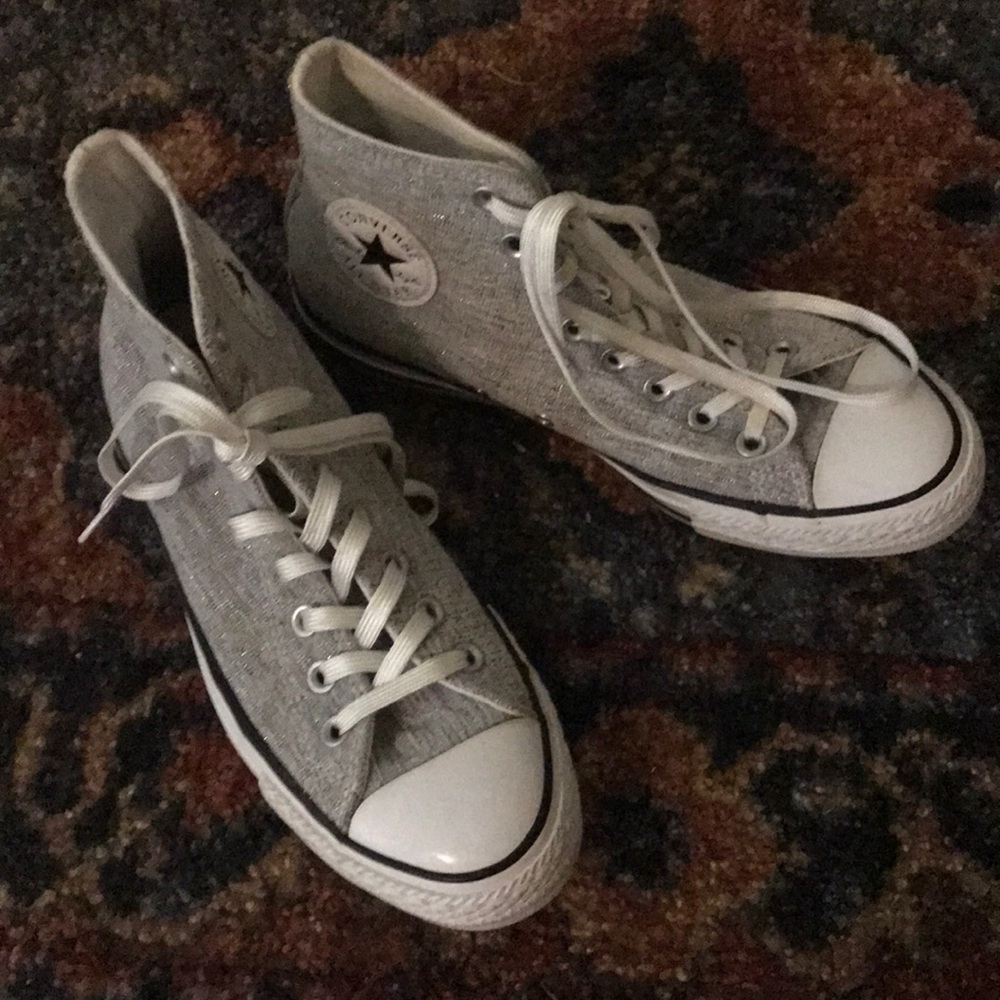 Like new silver gray converse size 9
